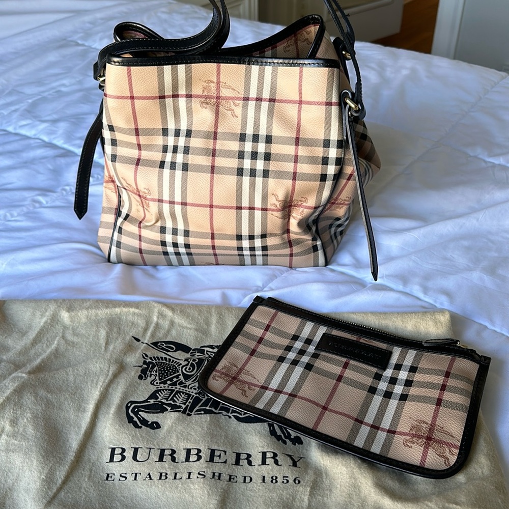 BURBERRY purse